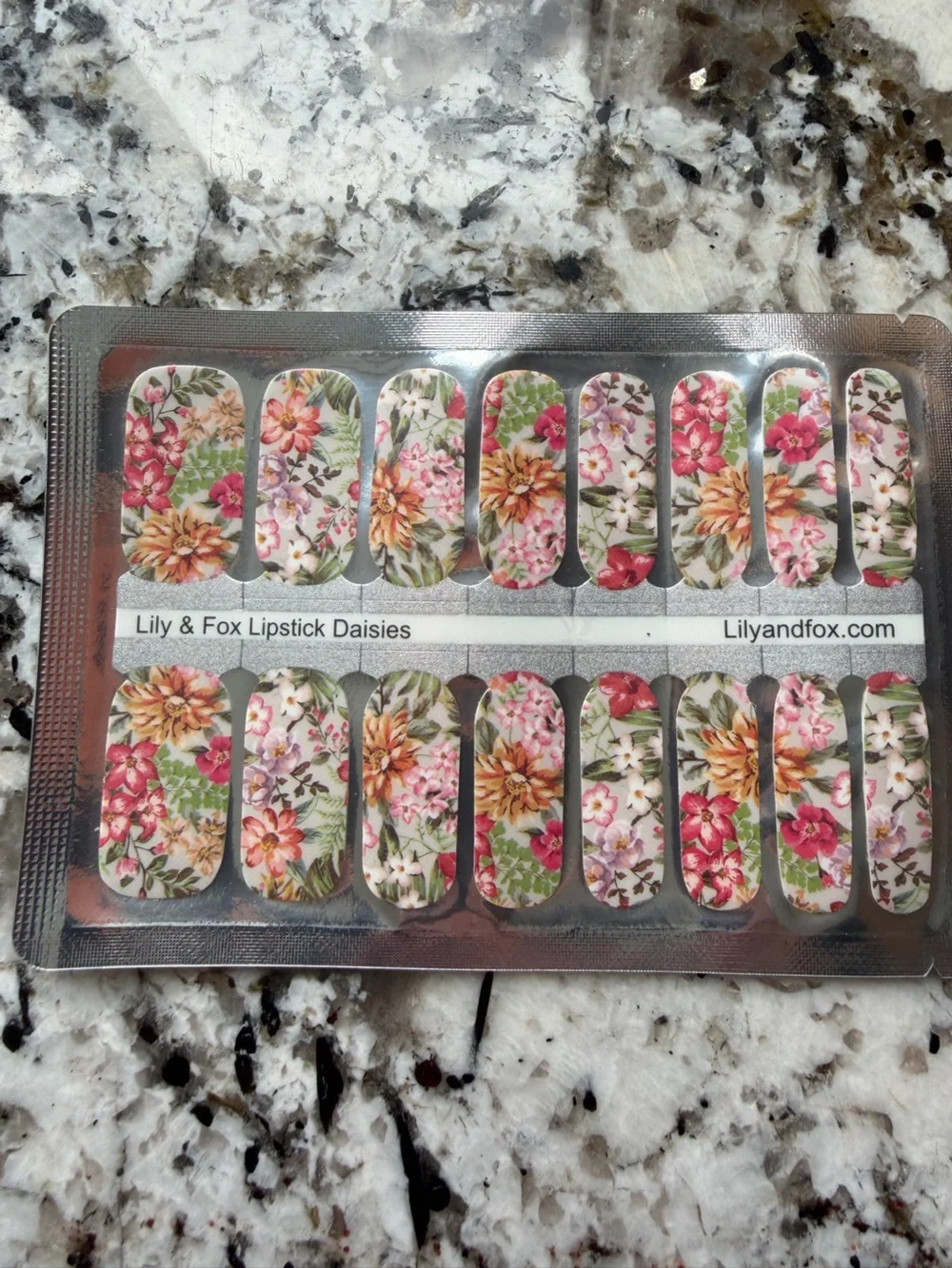 Lily & Fox Nail Wraps _ 6 Colorful Sets - Picture 2 of 7
